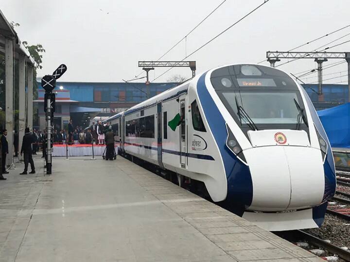 Vande Bharat Express Train to run between New Delhi and Khajuraho soon Vande Bharat Express: नई दिल्ली और खजुराहो के बीच जल्द चलेगी वंदे भारत एक्सप्रेस ट्रेन, तैयारियां जारी