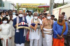 Sri Krishna Janmashtami: తిరుమలలో  శ్రీవారికి నవనీత సేవ