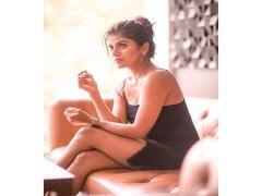 Swagatha Krishnan pics | இன்று உன் கையிலே நான் நூல் பொம்மையே - ஸ்வகதா கிருஷ்ணன் போட்டோஷூட்