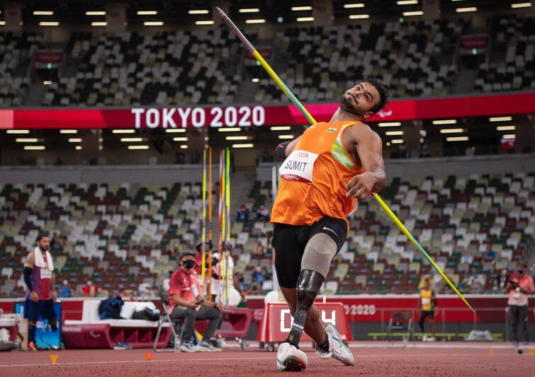 paralympics 2020: Sumit Antil wins Gold in Javelin Throw F64 Final with a throw of 68.55m Tokyo Paralympics: સુમિતે અકસ્માતમાં ગુમાવ્યો હતો પગ, હવે ગોલ્ડ જીતીને રચ્યો ઇતિહાસ