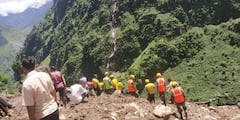 Pithoragarh Landslide Pics: ఉత్తరాఖండ్ లో విరిగిపడిన కొండచరియలు.. నలుగురు మృతి