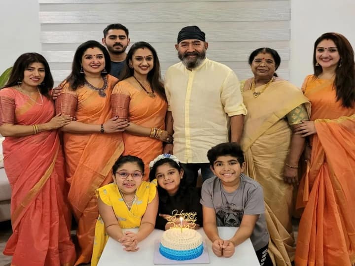 பேரன் பேத்திகளுடன் தனது பிறந்தநாளை கொண்டாடினார் , மற்றும் இவரது மகன் அருண் விஜய் ஷூட்டிங்கில் இருப்பதால் அவரால் இந்த கொண்டாட்டத்தில் கலந்துகொள்ள முடியவில்லை