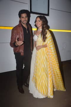 Shershaah Stars Sidharth Malhotra & Kiara Advani On Set Of The Kapil Sharma Show; See Pics