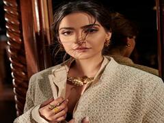 காசியில் வீசிய வாசனை எல்லாம், காதலி உன் குழல் வாசம் - சோனம் கபூர்  போட்டோ ஆல்பம்