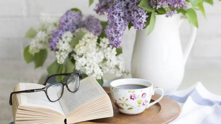 কারও সঙ্গে কথা বলার জন্য আমাদের জানার পরিধি বাড়ানো খুবই প্রয়োজনীয়। আর এর একমাত্র উপায় রোজ বই পড়া।