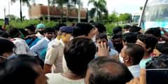 East Midnapore: অতিরিক্ত বাস ভাড়া নেওয়ায় কোলাঘাটে পথ অবরোধ স্থানীয় বাসিন্দাদের
