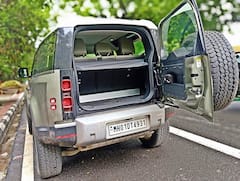 Land Rover Defender 90 India review: बारिश और पतली सड़कों के लिए ऐसे बेहतर है ये SUV, जानिए इसकी खासियतें