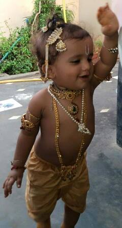 Krishna Janmashtami 2021: కృష్ణాష్టమి వేడుకల్లో అల్లరి కన్నయ్య..గడసరి గోపికలు