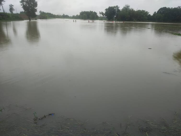 Bihar: Water level of Kosi rising continuously for three days in Supaul, people taking shelter at higher places ann बिहारः सुपौल में तीन दिनों से लगातार बढ़ रहा कोसी का जलस्तर, ऊंचे स्थानों पर शरण ले रहे लोग