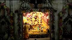 Krishna Janmashtami 2021 : कृष्ण जन्माष्टमीनिमित्त विठुरायाची राऊळी फुलं आणि फळांनी सजली