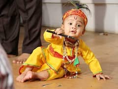 Krishna Janmashtami 2021: కృష్ణాష్టమి సందర్భంగా అలరిస్తున్న కన్నయ్యలు, గోపికలు