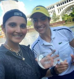 InPics: క్లీవ్‌లాండ్‌ డబ్ల్యూటీఏ టెన్నిస్‌ టోర్నీ రన్నరప్ సానియా మీర్జా జోడీ