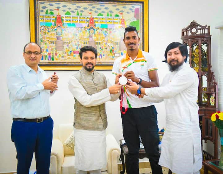 పురుషుల హైజంప్ పోటీలో నిషాద్ కుమార్ రెండో స్థానంలో నిలిచాడు.