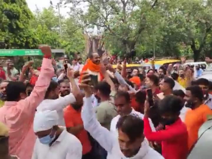 Hindu Raksha Dal Chief Pinky Choudhary Arrested For Raising Communal Slogans At Jantar Mantar Hindu Raksha Dal Chief Pinky Choudhary Arrested For Raising Communal Slogans At Jantar Mantar