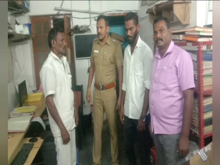 Chengalpattu Father and son arrested for distributing counterfeit currency விடிய விடிய கள்ளநோட்டு அடித்த தந்தை, மகன்... ரூ.4 ஆயிரம் வீட்டு வாடகை தராததால் சிக்கினர்!