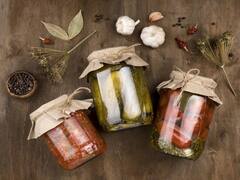 Pickle Preservation Tips: अचार में लग जाता है फंगस तो इन आसान तरीकों से करें उसे Preserve