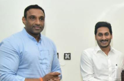 Mekapati Capital : పులివెందులైనా.. విజయవాడైనా... జగన్ ఎక్కడ ఉంటే అదే రాజధానిగా తేల్చేసిన మంత్రి మేకపాటి