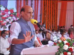 Lucknow News: जब राजनाथ सिंह ने कहा- हमारी नहीं अटल जी की फोटो होनी चाहिए 