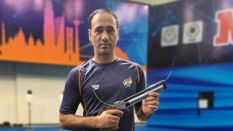 Tokyo Paralympics 2020 Singhraj wins bronze medal in Men’s 10m Air Pistol SH1 Final India Wins Bronze: ‛என் களம் என இறங்கி வெண்கலம் வென்ற சிங்ராஜ்’ இந்தியாவுக்கு 8வது பதக்கம்!