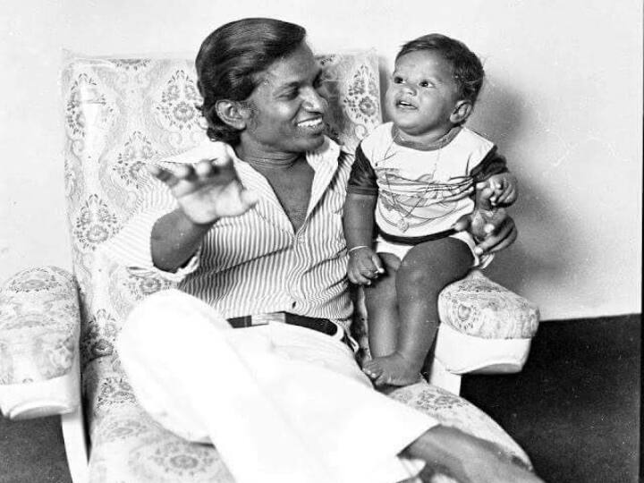 யுவன் சங்கர் ராஜா தமிழ்த் திரைப்பட இசைக்கலைஞர், பின்னணி பாடகர், பாடல் ஆசிரியர் ஆவார்