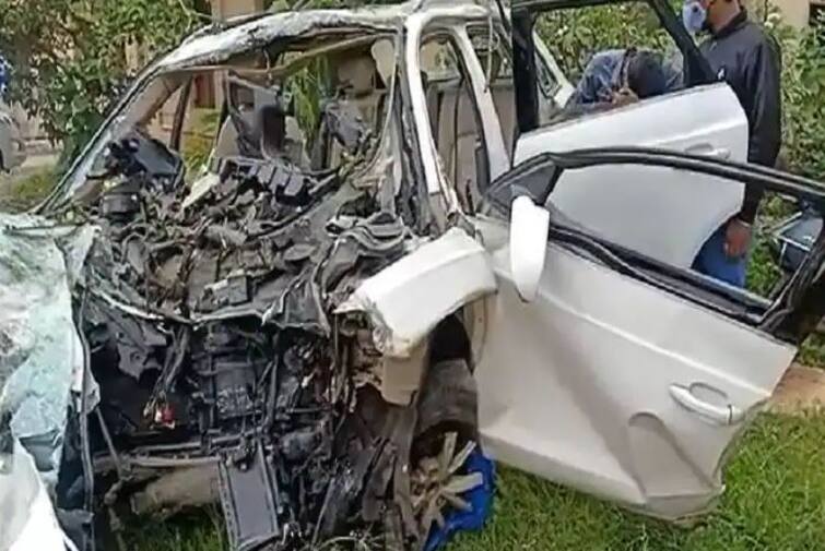 Karnataka Car Accident Speeding Audi collides with electric pole in Bengaluru, 7 Death ऑडी कार विजेच्या खांबाला धडकली, भीषण अपघातात आमदारपुत्रासह सात जणांचा मृत्यू 