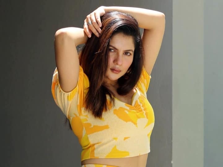 Actress Payel Sarkar Receives Obscene Messages, Lodges Complaint With Kolkata Police Actress Payel Sarkar Receives Obscene Messages, Lodges Complaint