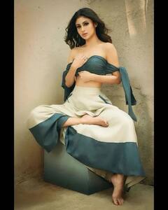 ટીવીની આ હૉટ એક્ટ્રેસ ટૂ પીસ ડ્રેસ પહેરીને કરાવ્યુ ફોટોશૂટ, ડ્રેસ જોઇને ફેન્સ રહી ગયા દંગ, જુઓ તસવીરો