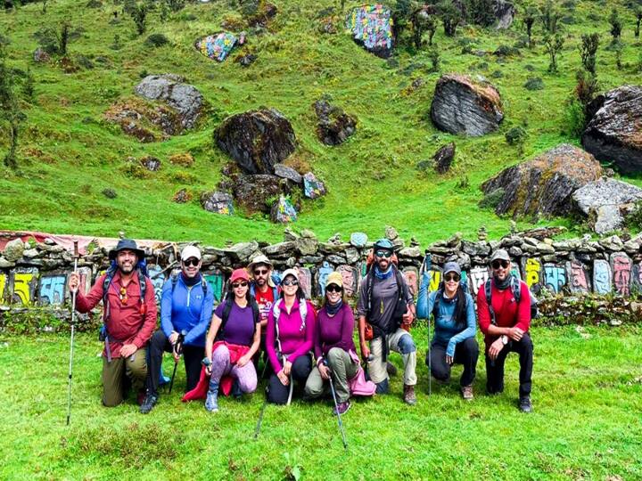 நடிகர் சூர்யாவும் எனது தைரியமான மனைவியை சமூக வலைத்தளத்தில் பார்ப்பது மிகவும் மகிழ்ச்சியாக உள்ளது என்று பதிவிட்டு இருந்தார்