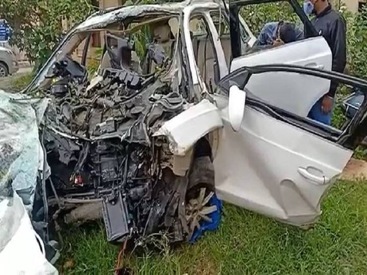 Karnataka Car Accident Speeding Audi collides with electric pole in Bengaluru, 7 Death Karnataka Car Accident: बेंगलुरु में ऑडी कार बिजली के खंभे से टकराई, विधायक के बेटे और बहू समेत 7 की मौत