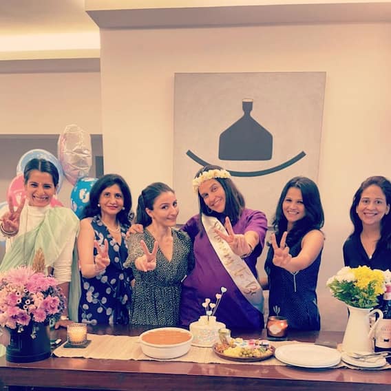 Neha Dhupia Baby Shower: नेहा धूपिया की सरप्राइज गोदभराई की तस्वीरें आई सामने, Soha Ali Khan भी हुईं जश्न में शामिल