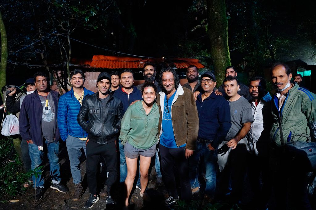 Blurr: Taapsee Pannu Wraps Up Shoot Of Her First Production Venture, Poses With Team Members In Nainital