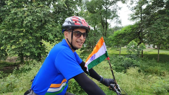 এটি ভারতব্যাপী ২৮৭৭ কিলোমিটার রিলে সাইকেল র‍্যালি।