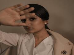 Actress Esther anil pics | காசப் போல காதலும் செலவுக்கில்லட்டீ - எஸ்தர் அனில் க்ளிக்ஸ்