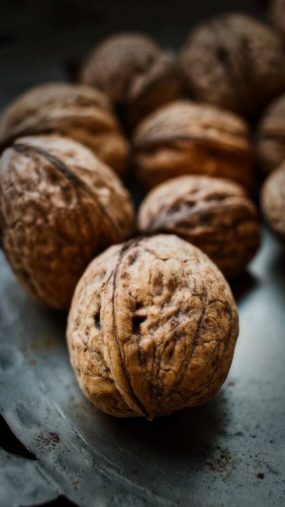 আখরোট কীভাবে শরীরের যত্ন নেয় ?