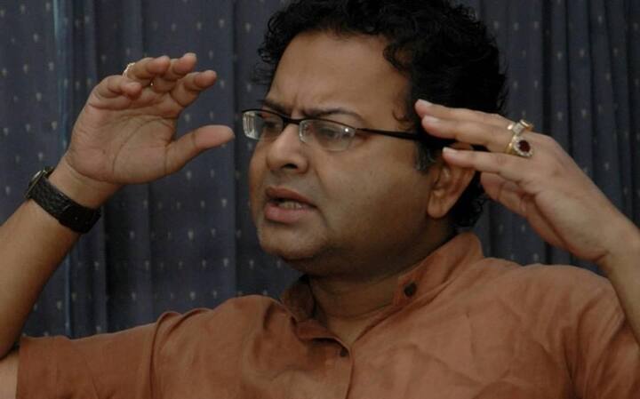 ঋতুপর্ণ ঘোষের কর্মজীবন শুরু হয়েছিল একটি বিজ্ঞাপন সংস্থার ক্রিয়েটিভ আর্টিস্ট হিসেবে।