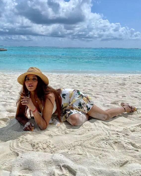 ભોજપુરી એક્ટ્રેસ મોનાલિસા હવે હિન્દી સિનેમાની જાણીતી એક્ટ્રેસ બની ચૂકી છે. તૌબા-તૌબા અને બ્લેકમેઇલ જેવી ફિલ્મોની સાથે સાથે તે કેટલાય મોટા મોટા ટીવી શૉમાં ભાગ લઇ ચૂકી છે.