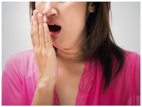 Foods Cause Bad Breath: जानिए इन फूड्स से क्यों होती है सांसों की बदबू? Foods Cause Bad Breath: जानिए इन फूड्स से क्यों होती है सांसों की बदबू?
