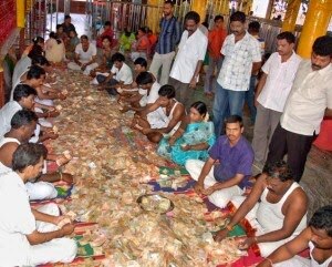 Tirumala New Prasadam: భక్తుల కానుకను ప్రసాదంగా తిరిగిస్తున్న టీటీడీ !  చిల్లర కష్టాలు మరి..
