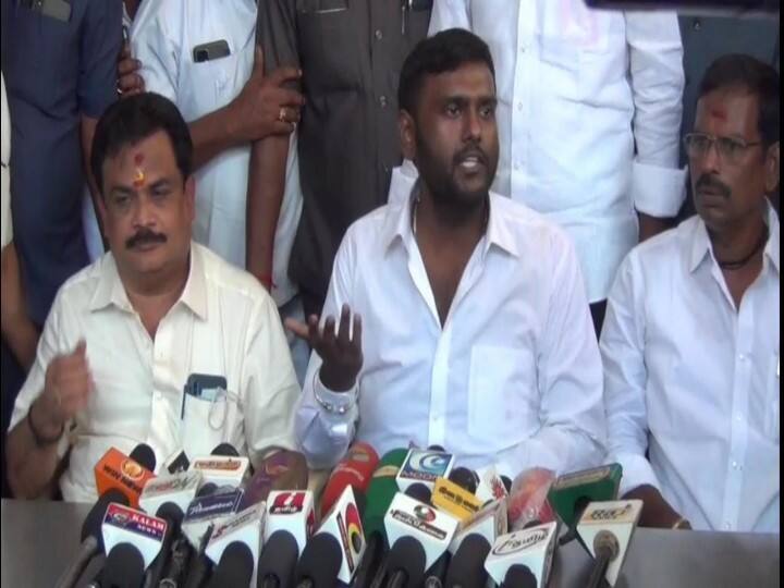 Vijaya Prabhakaran interview in Madurai about the health of DMDK leader Vijaya kanth who is receiving treatment abroad ’வெளிநாட்டில் சிகிச்சை பெறும் விஜயகாந்த் எப்படி இருக்கிறார்’- மதுரையில் மனம் திறந்த விஜயபிரபாகரன்...!