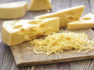Cheese Benefits : சீஸ் ரொம்ப பிடிக்குமா? சீஸுக்கு இந்த 5 பலன்கள் இருக்கு.. உங்களுக்கு இது சர்ப்ரைஸா இருக்கும்