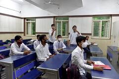 Delhi Schools Reopen: আজ থেকে দিল্লিতে খুলল স্কুল, কোভিড নির্দেশিকা মেনেই চলল ক্লাস