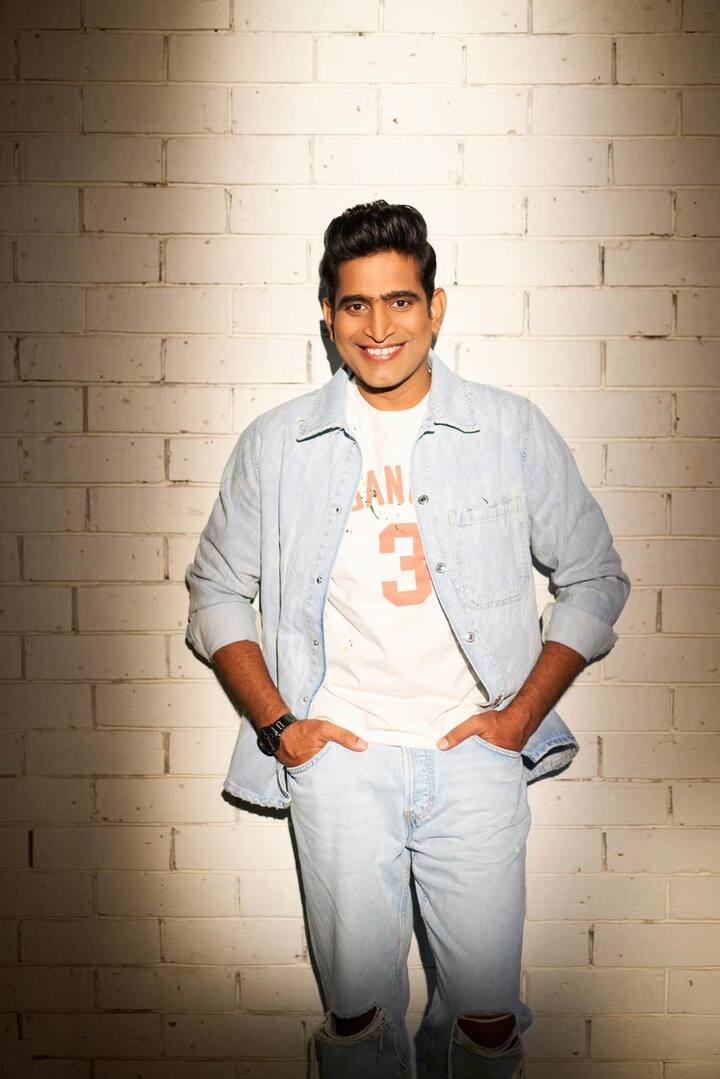 मराठीतील हरहुन्नरी कलाकार संदीप पाठकने आपल्या चाहत्यांच्या आणि प्रेक्षकांच्या संपर्कात राहण्यासाठी स्वत:ची वेबसाईट सुरु केली आहे.