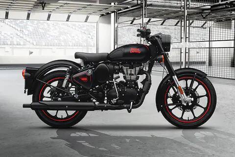 ਅਜਿਹਾ ਹੋਵੇਗਾ ਇੰਜਣ: ਨਵੀਂ Royal Enfield Classic 350 'ਚ ਇੱਕ ਨਵਾਂ 349cc ਸਿੰਗਲ-ਸਿਲੰਡਰ ਫਿਊਲ ਇੰਜੈਕਟਡ ਏਅਰ ਐਂਡ ਆਇਲ ਕੂਲਡ ਇੰਜਨ ਦਿੱਤਾ ਜਾ ਸਕਦਾ ਹੈ। ਇਸ 'ਚ ਕਾਊਂਟਰ ਬੈਲੇਂਸਰ ਹੋਣਗੇ, ਜਿਸ ਨਾਲ ਬਾਈਕ 'ਚ ਪਹਿਲਾਂ ਦੇ ਮੁਕਾਬਲੇ ਘੱਟ ਵਾਈਬ੍ਰੇਸ਼ਨ ਹੋਵੇਗਾ। ਨਵੀਂ ਕਲਾਸਿਕ 350 ਬਾਈਕ 20.2bhp ਦੀ ਵੱਧ ਤੋਂ ਵੱਧ ਪਾਵਰ ਤੇ 27Nm ਦਾ ਟਾਰਕ ਜਨਰੇਟ ਕਰਦੀ ਹੈ। ਇਸ ਨੂੰ 5-ਸਪੀਡ ਗਿਅਰਬਾਕਸ ਨਾਲ ਜੋੜਿਆ ਜਾਵੇਗਾ।