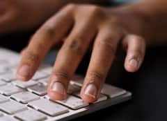 మీ గోర్లు ఇలా మారితే యమ డేంజర్.. వెంటనే చెక్ చేసుకోండి