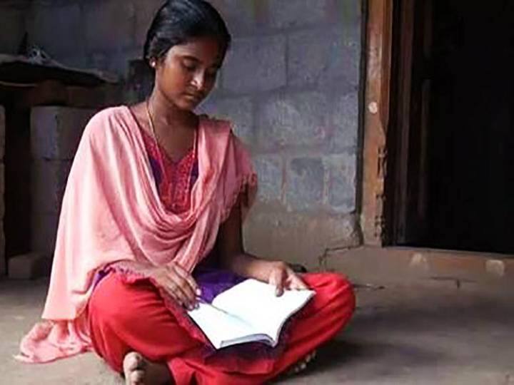 Tamilnadu Pay Tribute to NEET petitioner Anitha on Fourth death anniversary அனிதாவின் இழப்பு.. நான்காம் ஆண்டு நினைவு.. சமூகவலைதளங்களை நனைக்கும் கண்ணீர்..!