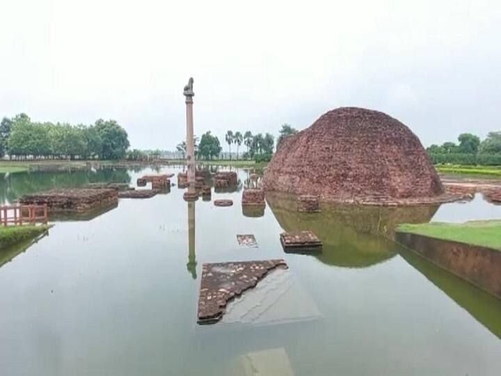 Bihar Flood: Historic Ashoka Pillar and Buddha Stupa submerged, the roads of Vaishali turned into a lake  ann Bihar Flood: ऐतिहासिक अशोक स्तंभ और बुद्ध स्तूप हुआ जलमग्न, झील में तब्दील हुईं वैशाली की सड़कें