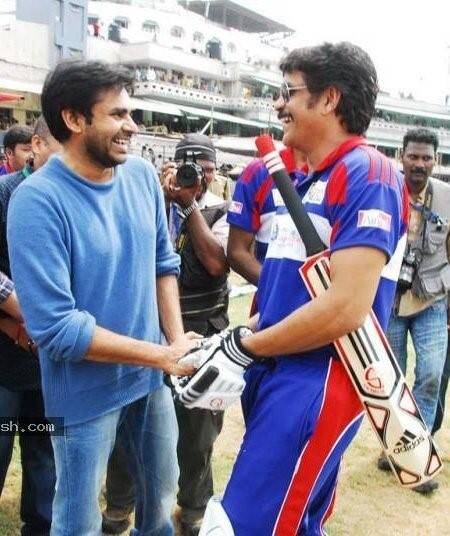 పవన్ కళ్యాణ్ అరుదైన చిత్రాలు