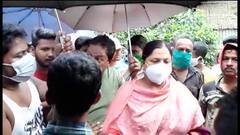 Corona Vaccine: টিকার লাইনে গ্রহীতাদের ‘হুমকি‘’ তৃণমূল পঞ্চায়েত প্রধানের স্বামীর, কটাক্ষ বিজেপির| Bangla News