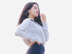 Actress Mirnalini ravi pics | கொஞ்சும்போது செல்பி எல்லாம் வேண்டாம் - மிர்னாலினி ரவி  போட்டோ ஆல்பம்