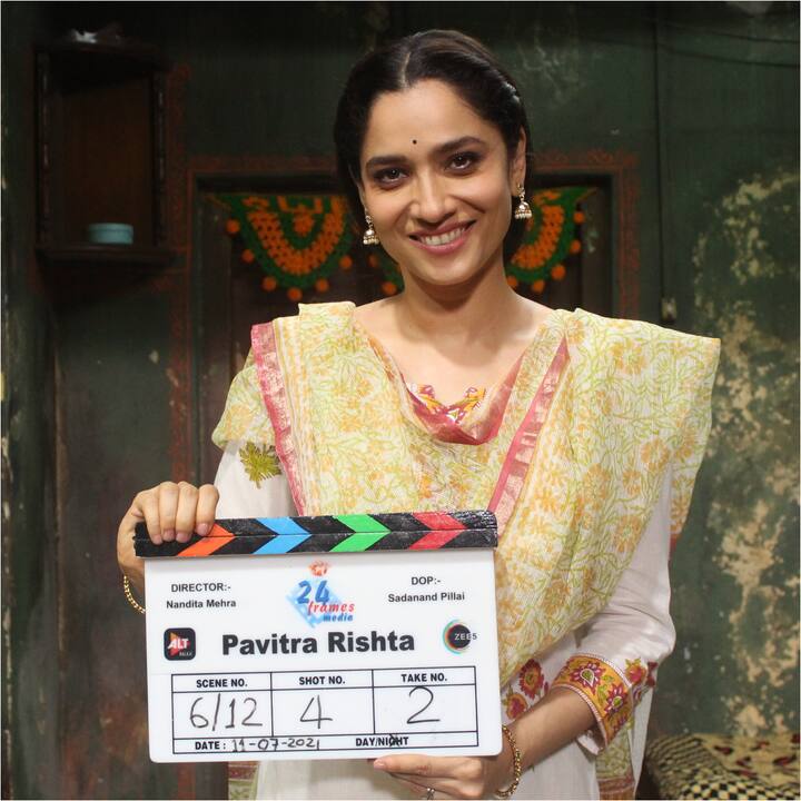 पवित्र रिश्ता (10 सितंबर) - पवित्र रिश्ता 2009 में अंकिता लोखंडे और दिवंगत एक्टर सुशांत सिंह राजपूत अभिनीत टीवी शो की रीटेलिंग है. अंकिता अर्चना की भूमिका को फिर से निभाएंगी जबकि लोकप्रिय अभिनेता शहीर शेख ने मानव के रूप में नजर आने वाले हैं. ये सीरीज गणेश चतुर्थी के उत्सव के अवसर पर रिलीज होगी. इस सीरीज का निर्देशन नंदिता मेहरा ने किया है.